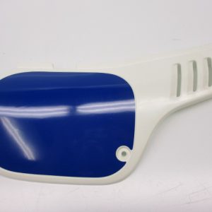 Zijkap rechts – Kleur: Shasta White (NH138) (sticker blauw) [NOS]