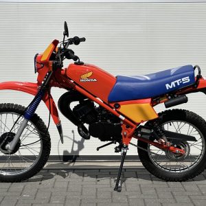 Schitterende nieuw gebouwde Honda MT5 1984 R119 Orange